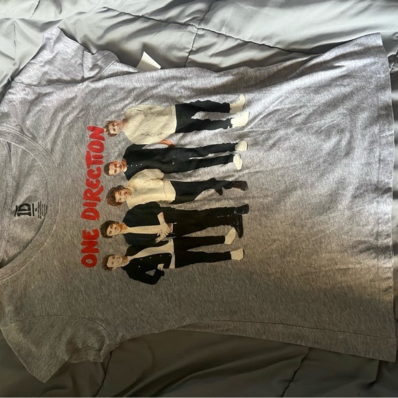 1D Gray Short Sleeve Tee with Red Text - Picture 1 of 4